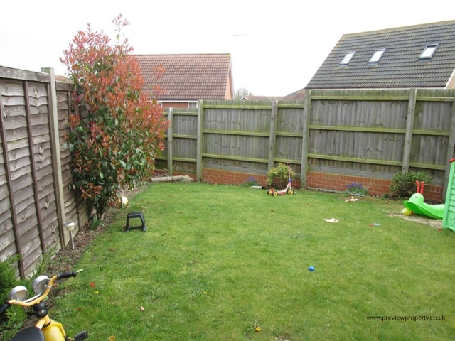  Image of 2 bedroom Semi-Detached house to rent in Billings Close Haverhill CB9 at Haverhill  Haverhill, CB9 9SA