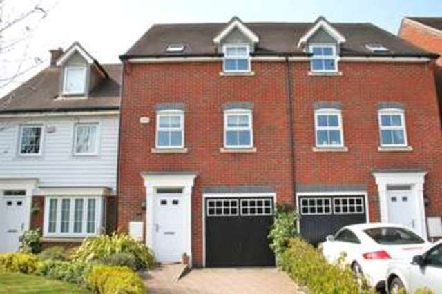  Image of 3 bedroom Terraced house for sale in Saddlers Close Billingshurst RH14 at Billingshurst West Sussex Billingshurst, RH14 9GL
