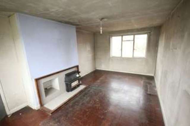  Image of 3 bedroom Semi-Detached house for sale in Bingham Road Salisbury SP1 at Bingham Road  Salisbury, SP1 3EB