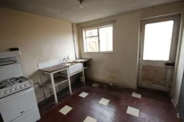  Image of 3 bedroom Semi-Detached house for sale in Bingham Road Salisbury SP1 at Bingham Road  Salisbury, SP1 3EB