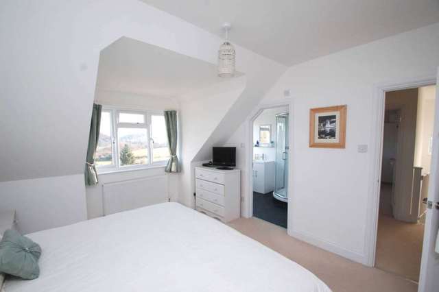  Image of 4 bedroom Detached house to rent in Haw Lane Bledlow Ridge High Wycombe HP14 at Haw Lane Bledlow Ridge High Wycombe, HP14 4JH