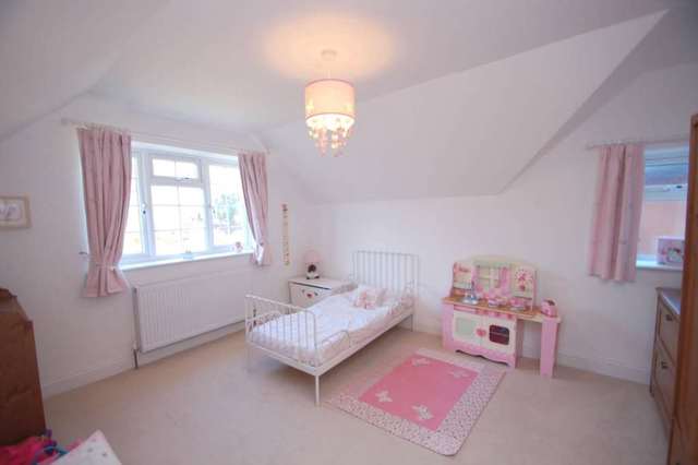  Image of 4 bedroom Detached house to rent in Haw Lane Bledlow Ridge High Wycombe HP14 at Haw Lane Bledlow Ridge High Wycombe, HP14 4JH