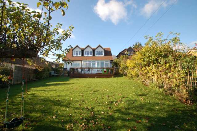  Image of 4 bedroom Detached house to rent in Haw Lane Bledlow Ridge High Wycombe HP14 at Haw Lane Bledlow Ridge High Wycombe, HP14 4JH