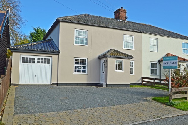  Image of 4 bedroom Cottage for sale in Bressingham Road Roydon Diss IP22 at Bressingham Road Bressingham Diss, IP22 5XW