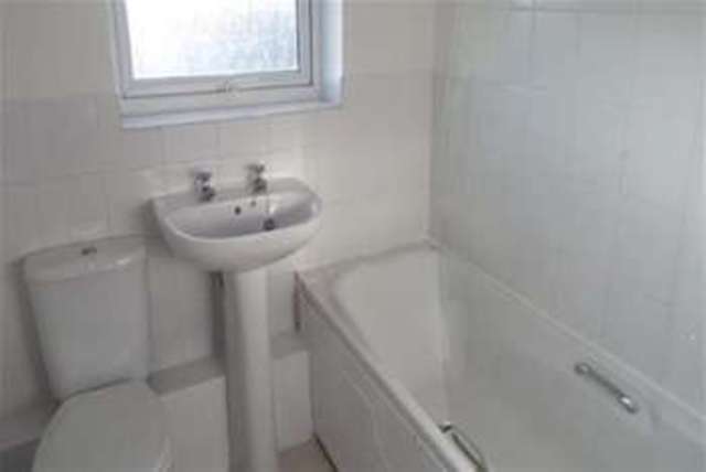  Image of 2 bedroom Flat to rent in Station Road Hednesford Cannock WS12 at Cannock, WS12 4DL