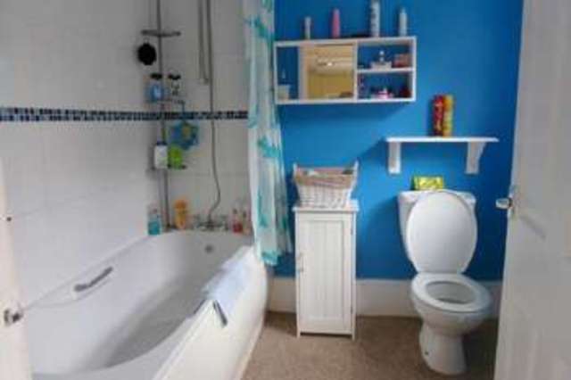  Image of 2 bedroom Detached house to rent in Bridge Road Lowestoft NR32 at Oulton Broad Lowestoft, NR32 3LN