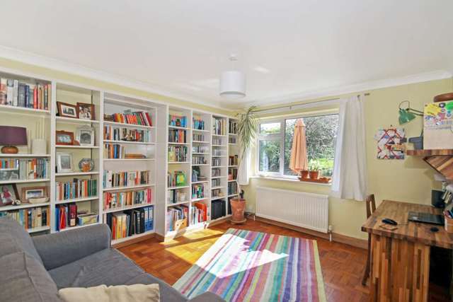  Image of 5 bedroom Detached house for sale in Brookfield Close Tring HP23 at Brookfield Close  Tring, HP23 4ED