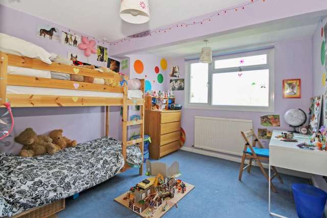 Image of 5 bedroom Detached house for sale in Brookfield Close Tring HP23 at Brookfield Close  Tring, HP23 4ED
