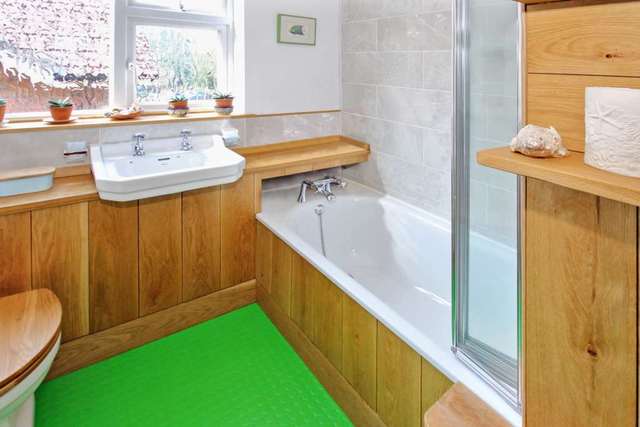  Image of 5 bedroom Detached house for sale in Brookfield Close Tring HP23 at Brookfield Close  Tring, HP23 4ED