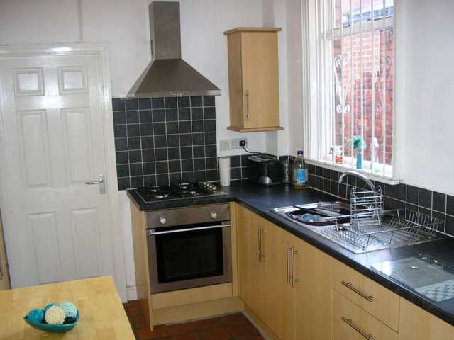  Image of 5 bedroom Terraced house for sale in Broomfield Crescent Headingley Leeds LS6 at Broomfield Crescent Headingley Leeds, LS6 3DD