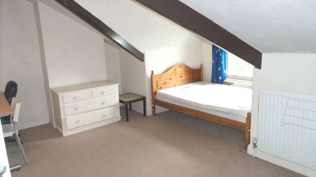  Image of 5 bedroom Terraced house for sale in Broomfield Crescent Headingley Leeds LS6 at Broomfield Crescent Headingley Leeds, LS6 3DD