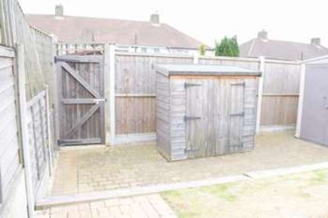  Image of 2 bedroom Bungalow to rent in Brunswick Gardens Ilford IG6 at Hainault Essex Ilford, IG6 2QU