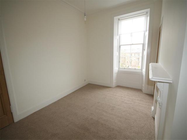  Image of 1 bedroom Flat to rent in Bruntsfield Place Edinburgh EH10 at Bruntsfield Edinburgh Edinburgh, EH10 4HN