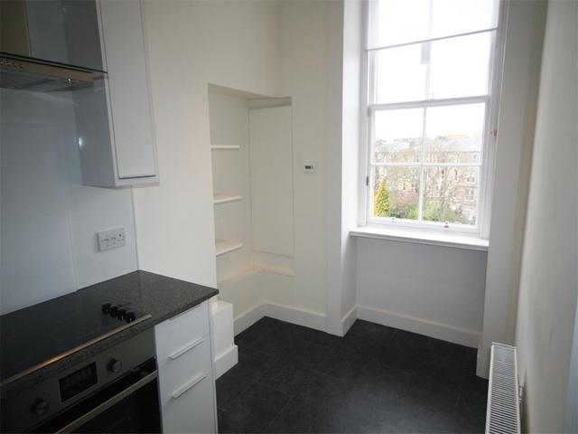  Image of 1 bedroom Flat to rent in Bruntsfield Place Edinburgh EH10 at Bruntsfield Edinburgh Edinburgh, EH10 4HN