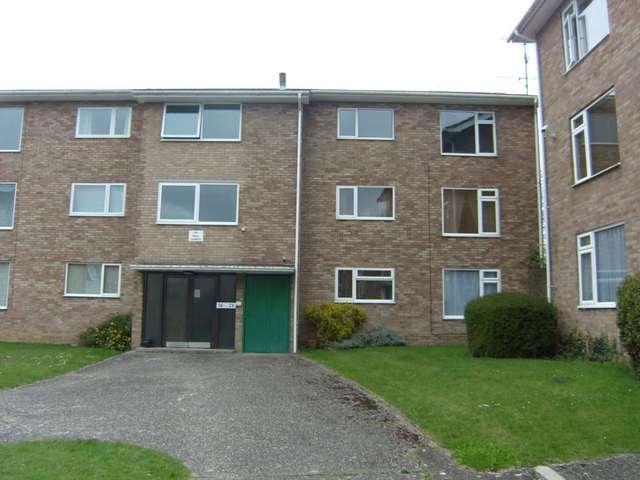  Image of 2 bedroom Flat to rent in Burghfield Road Reading RG30 at Reading Burfield Road Reading, RG30 3NS