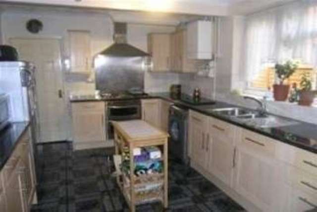  Image of 5 bedroom Detached house to rent in Burlington Road Southampton SO15 at Southampton, SO15 2FQ