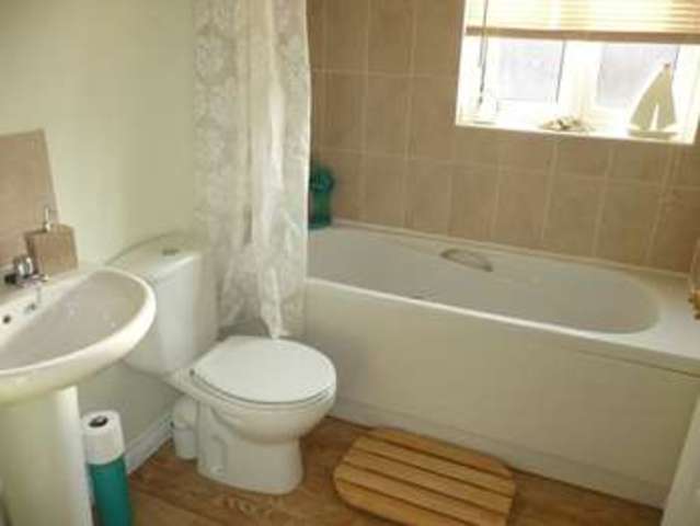  Image of 4 bedroom Semi-Detached house for sale in Calypso Walk Swindon SN25 at Calypso Walk Oakhurst Swindon, SN25 2LX
