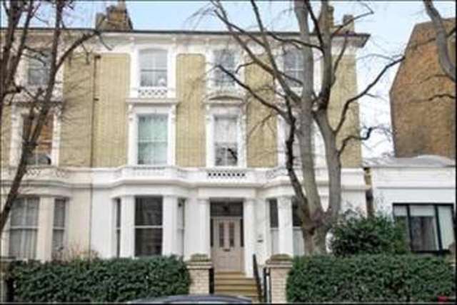  Image of 2 bedroom Flat to rent in Cambridge Gardens London W10 at London, W10 6HR