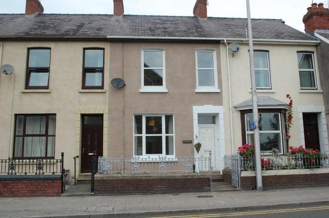  Image of 3 bedroom Detached house to rent in Oak Terrace Carmarthen SA31 at Oak Terrace  Carmarthen, SA31 1NX