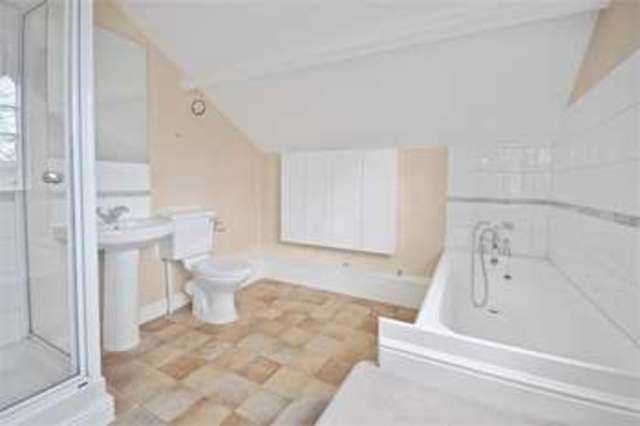  Image of 5 bedroom Farm House for sale in Pitchcott Aylesbury HP22 at Carters Lane  Pitchcott, HP22 4HU