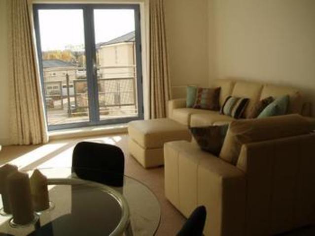  Image of 2 bedroom Apartment to rent in The Quays Castle Quay Close Nottingham NG7 at Castle Quays Close Castle Marina Castle Marina Nottingham, NG7 1HR