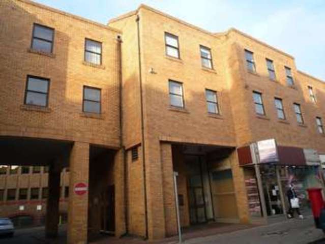  Image of 1 bedroom Apartment to rent in Fife Road Kingston upon Thames KT1 at 29 Fife Road  Kingston, KT1 1SA