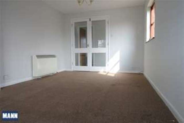  Image of 2 bedroom Flat to rent in Chalice Way Greenhithe DA9 at Greenhithe, DA9 9PR