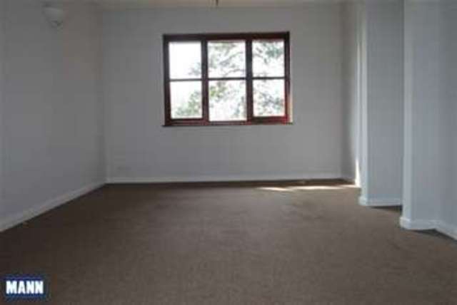  Image of 2 bedroom Flat to rent in Chalice Way Greenhithe DA9 at Greenhithe, DA9 9PR