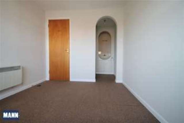  Image of 2 bedroom Flat to rent in Chalice Way Greenhithe DA9 at Greenhithe, DA9 9PR
