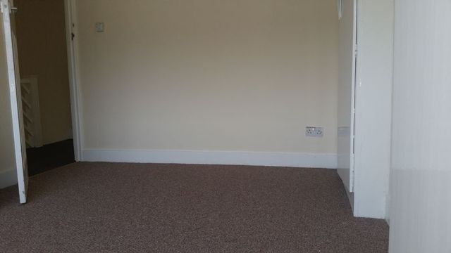  Image of 3 bedroom Detached house to rent in Chichester Road London N9 at Chichester Road Array Lower Edmonton, N9 9DH