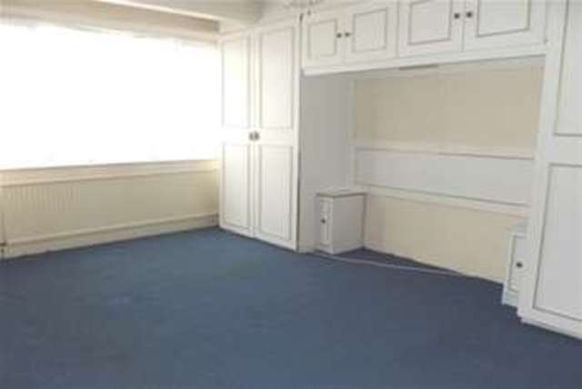  Image of 3 bedroom Detached house to rent in Waverley Avenue London E4 at London, E4 8HS