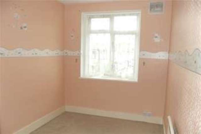  Image of 3 bedroom Detached house to rent in Waverley Avenue London E4 at London, E4 8HS
