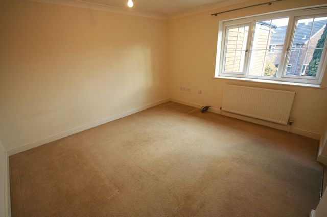 Image of 1 bedroom Flat to rent in Church Road Radley Abingdon OX14 at Church Road Radley Abingdon, OX14 3GN