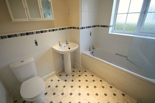  Image of 1 bedroom Flat to rent in Church Road Radley Abingdon OX14 at Church Road Radley Abingdon, OX14 3GN