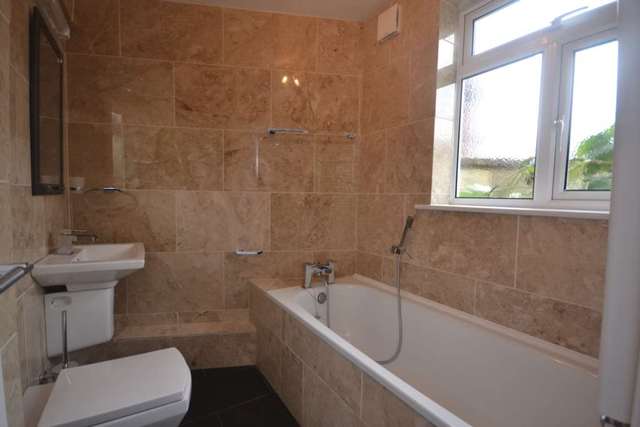  Image of 2 bedroom Detached house to rent in Church Street Caversham Reading RG4 at Church Street Caversham Reading, RG4 8AT