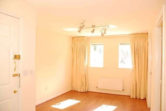  Image of 2 bedroom Flat to rent in Churchfield Road London W3 at London W3 6BH London, W3 6BH