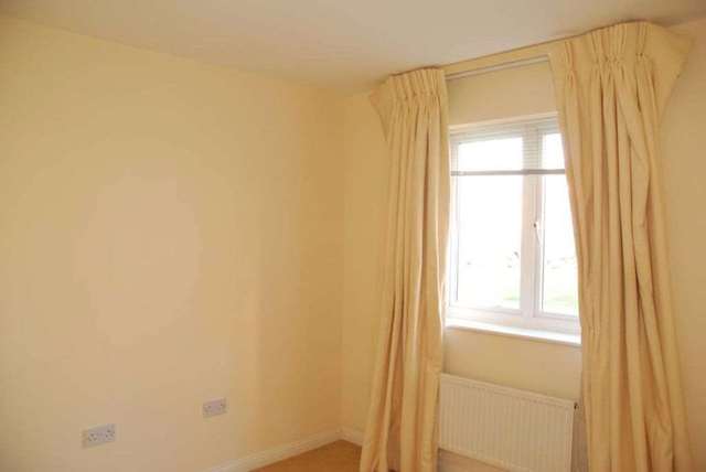  Image of 2 bedroom Flat to rent in Churchfield Road London W3 at London W3 6BH London, W3 6BH