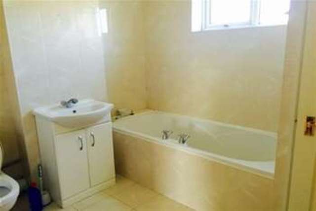  Image of 3 bedroom Property to rent in Churchmere Walk Aylesbury HP21 at Aylesbury, HP21 8QB