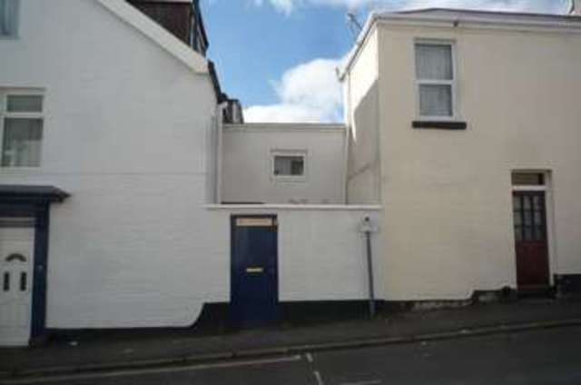  Image of 1 bedroom Apartment to rent in Chute Street Exeter EX1 at Chute Street  Exeter, EX1 2BZ