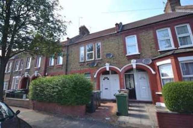  Image of 2 bedroom Flat to rent in Clementina Road London E10 at London, E10 7LS