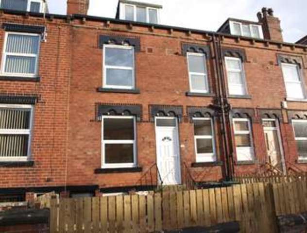  Image of 2 bedroom Terraced house for sale in Clifton Avenue Leeds LS9 at Harehills  Harehills, LS9 6EX