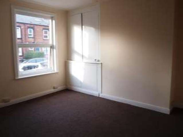  Image of 2 bedroom Terraced house for sale in Clifton Avenue Leeds LS9 at Harehills  Harehills, LS9 6EX