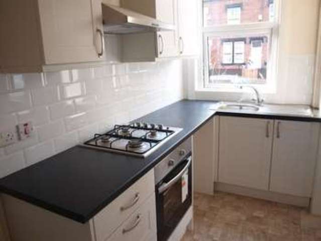  Image of 2 bedroom Terraced house for sale in Clifton Avenue Leeds LS9 at Harehills  Harehills, LS9 6EX