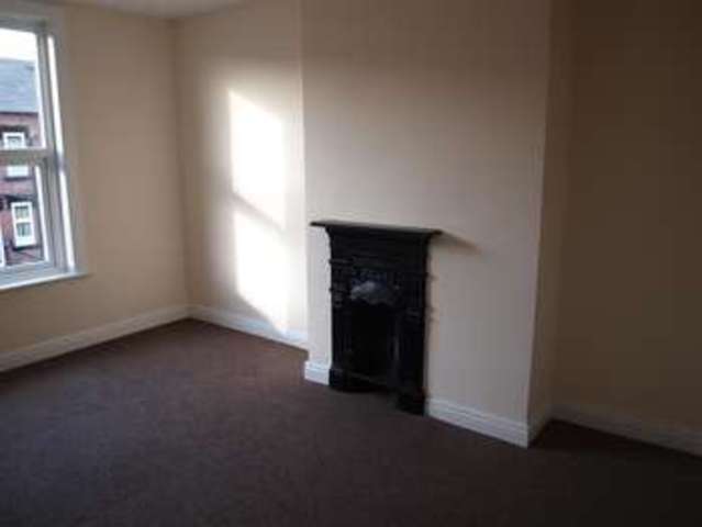  Image of 2 bedroom Terraced house for sale in Clifton Avenue Leeds LS9 at Harehills  Harehills, LS9 6EX
