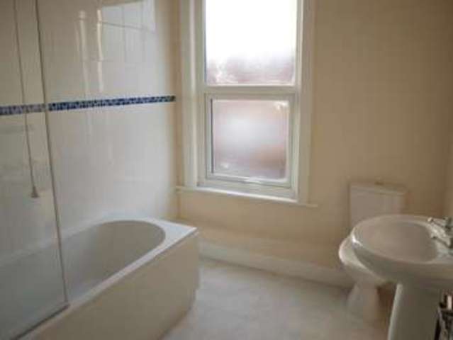  Image of 2 bedroom Terraced house for sale in Clifton Avenue Leeds LS9 at Harehills  Harehills, LS9 6EX