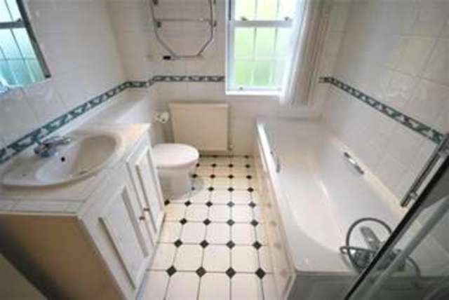  Image of 5 bedroom Detached house to rent in Pine Walk Cobham KT11 at Cobham, KT11 2HJ