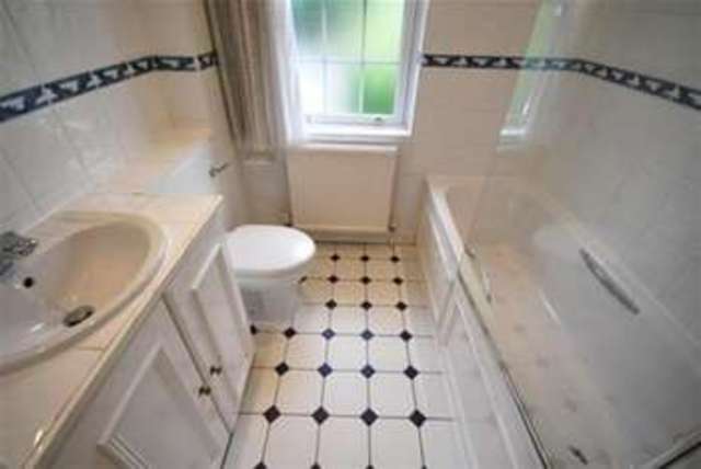  Image of 5 bedroom Detached house to rent in Pine Walk Cobham KT11 at Cobham, KT11 2HJ