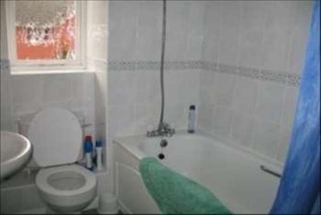  Image of 3 bedroom Detached house to rent in Collins Close Chandler