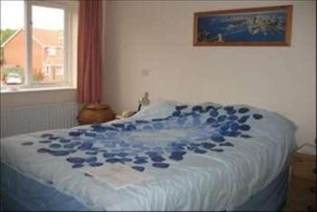  Image of 3 bedroom Detached house to rent in Collins Close Chandler