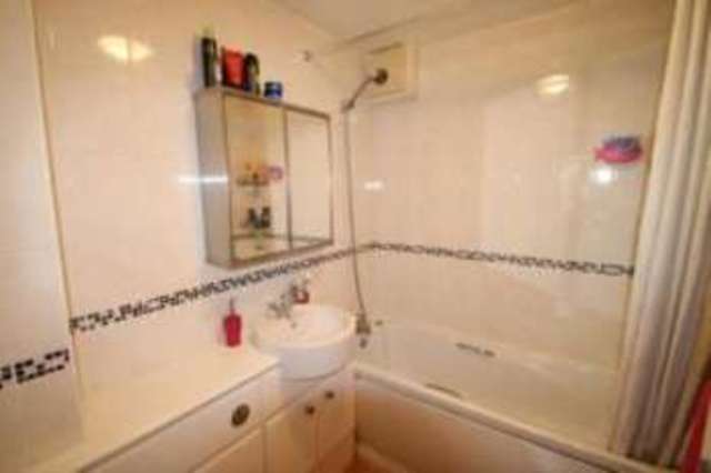  Image of 1 bedroom Flat for sale in Cooper Close Greenhithe DA9 at Greenhithe Kent Stone, DA9 9PN